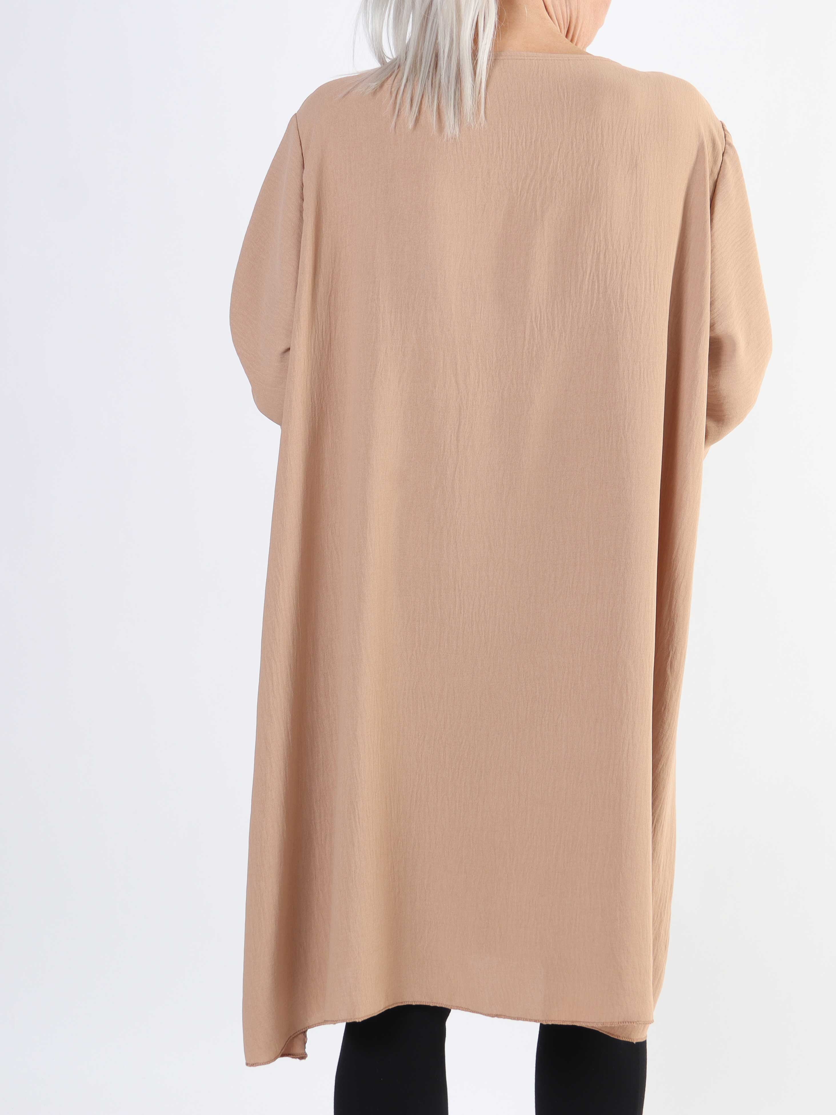 Claudia Dress - Tunikaklänning i plus size med dragkedja och fickor - Beige